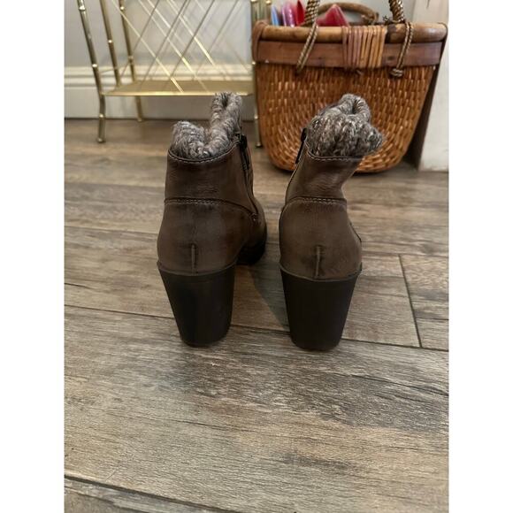 Nine West Brown Taupe Lining Sweater Zipper Block Heels Ankle Boots Size 7.5 - Picture 4 of 9